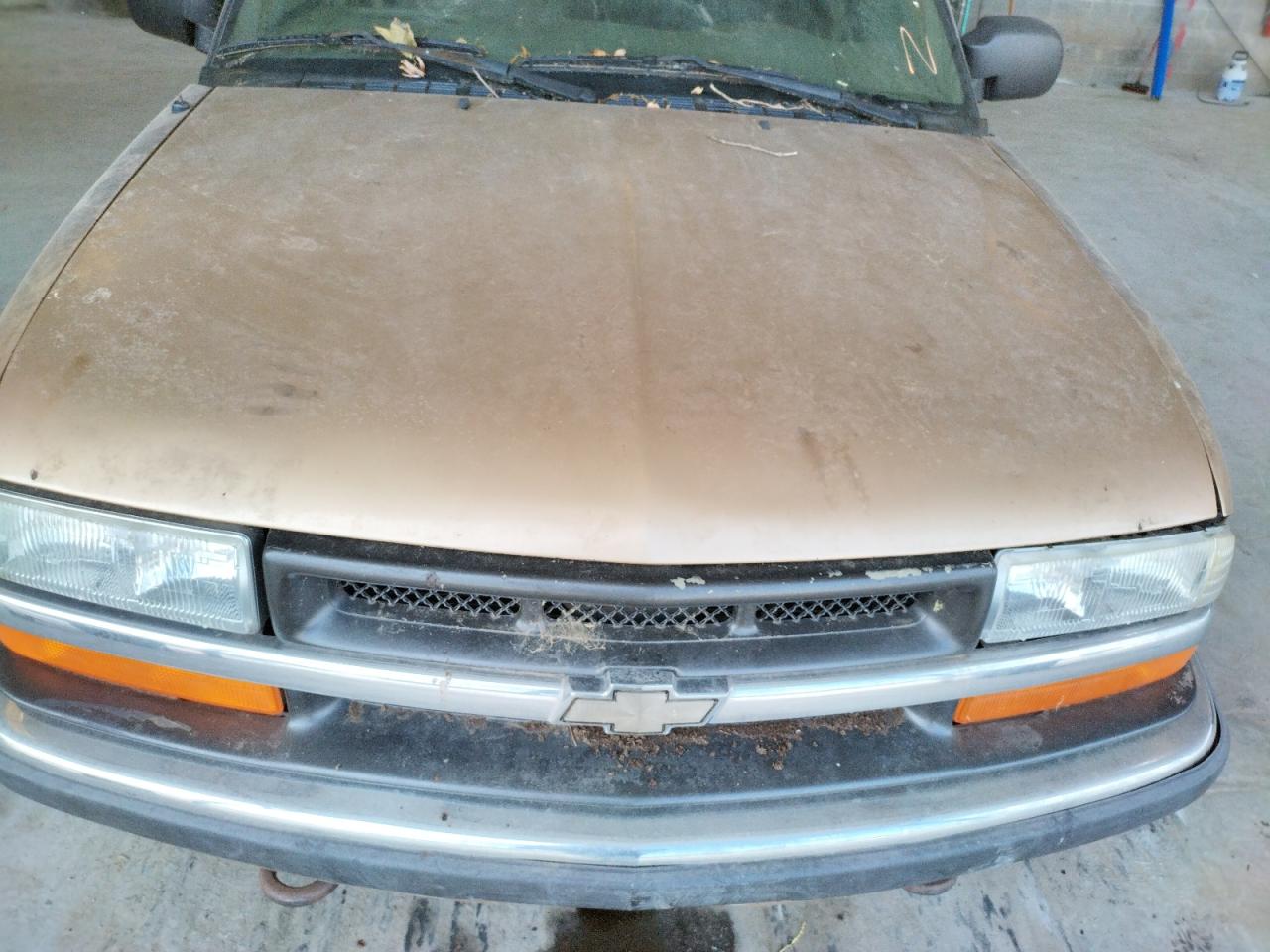 Photo 9 from auction – 2000 CHEVROLET BLAZER with VIN 1GNDT13W7Y2152945