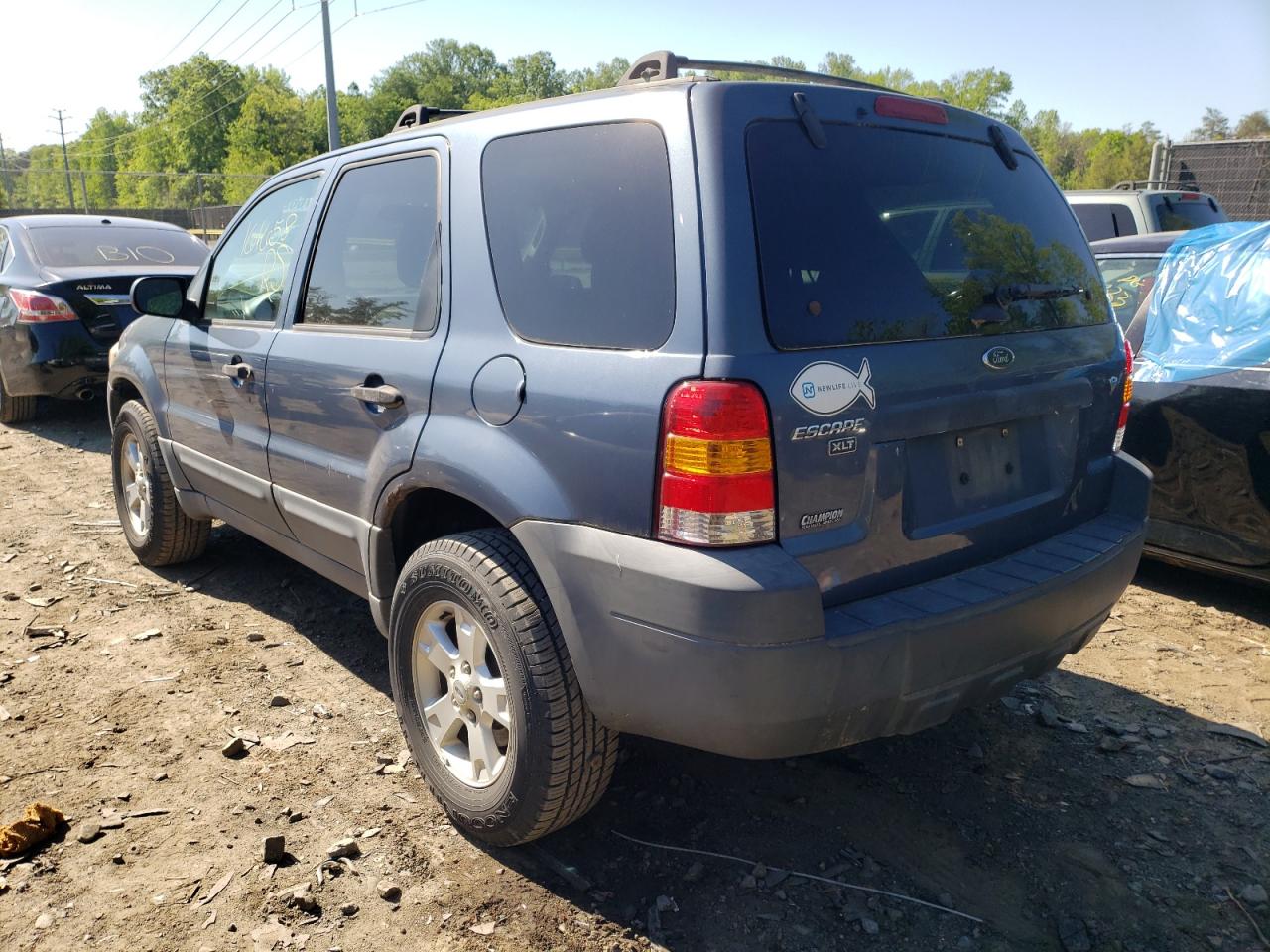 Photo 3 from auction – 2005 FORD ESCAPE XLT with VIN 1FMYU93165KB76302