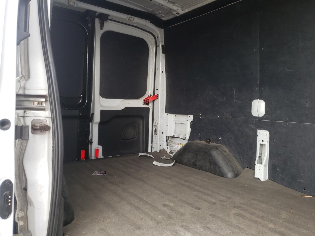 Photo 6 from auction – 2017 FORD TRANSIT T- with VIN 1FTYR1CM9HKA65703