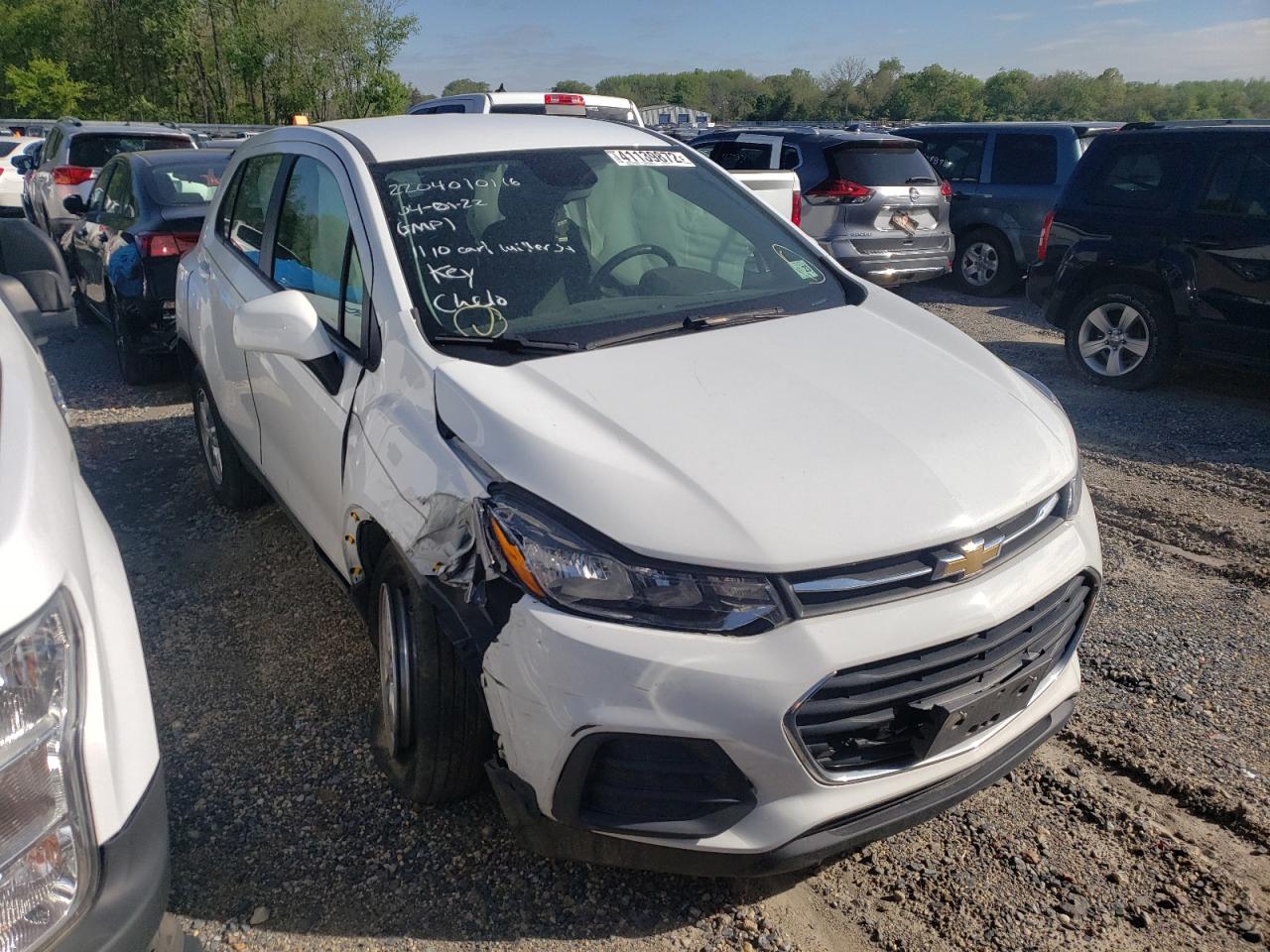 CHEVROLET TRAX LS 2018 with VIN KL7CJNSB2JB695106 - Photo from auction