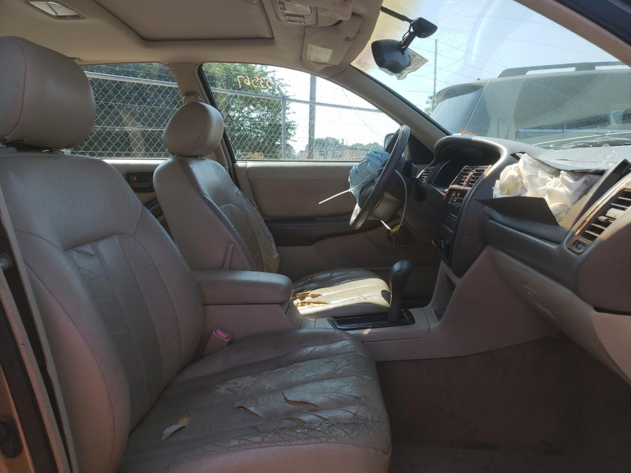 Photo 5 from auction – 1998 TOYOTA AVALON XL with VIN 4T1BF18B9WU288035