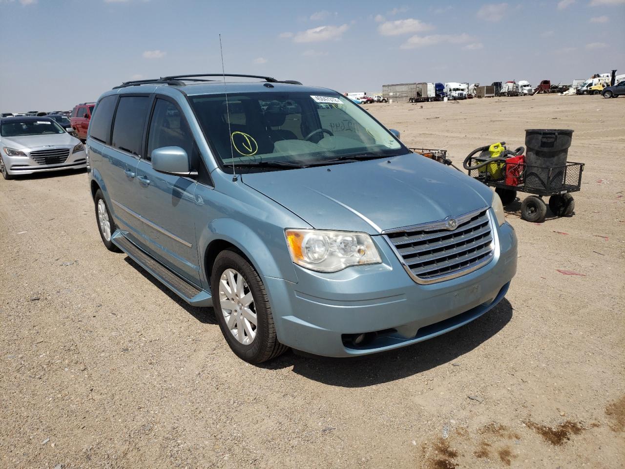 CHRYSLER TOWN & COU 2010 with VIN 2A4RR5D15AR177092 - Photo from auction