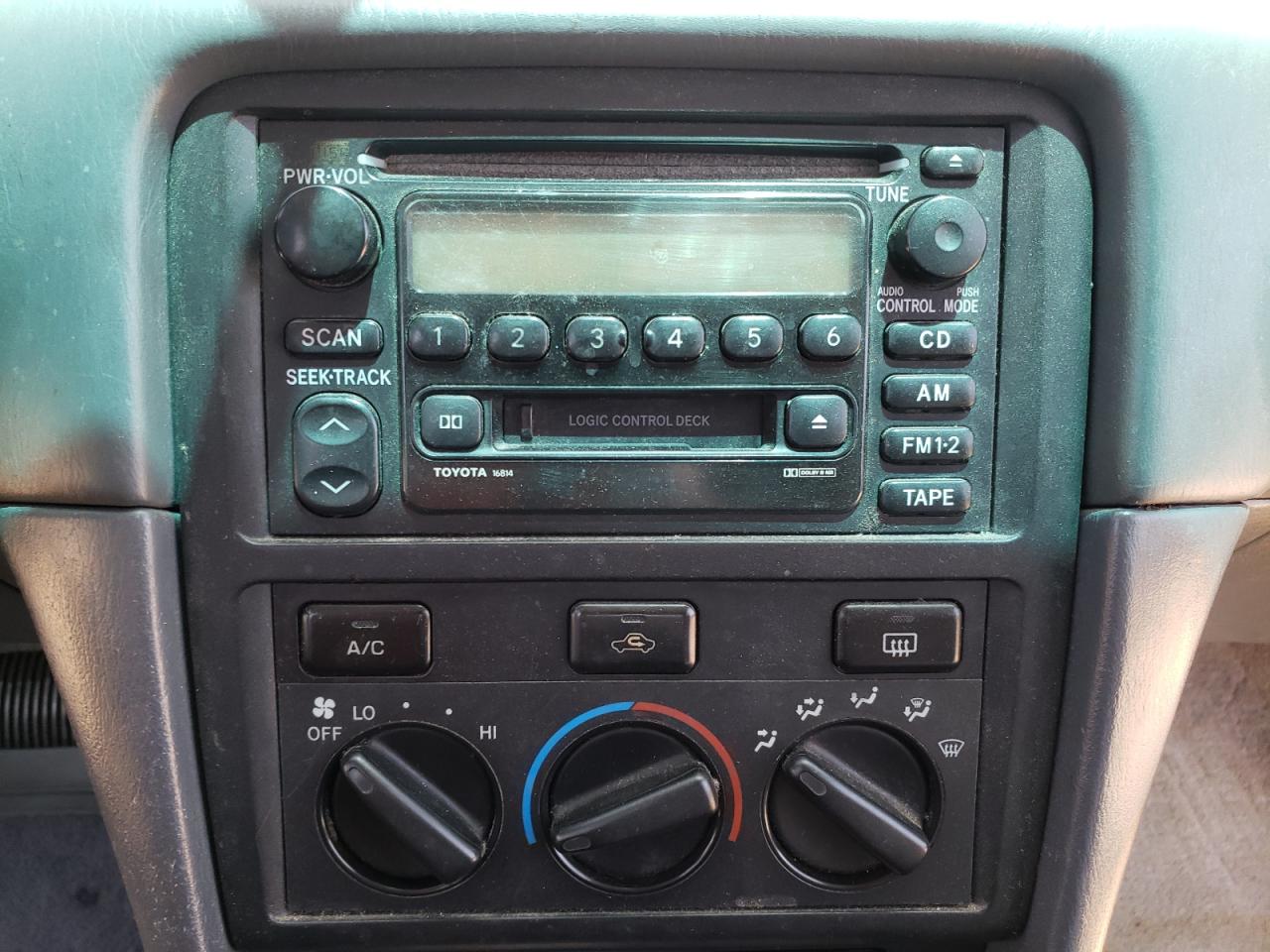 Photo 9 from auction – 2000 TOYOTA CAMRY CE with VIN 4T1BG22K8YU649964