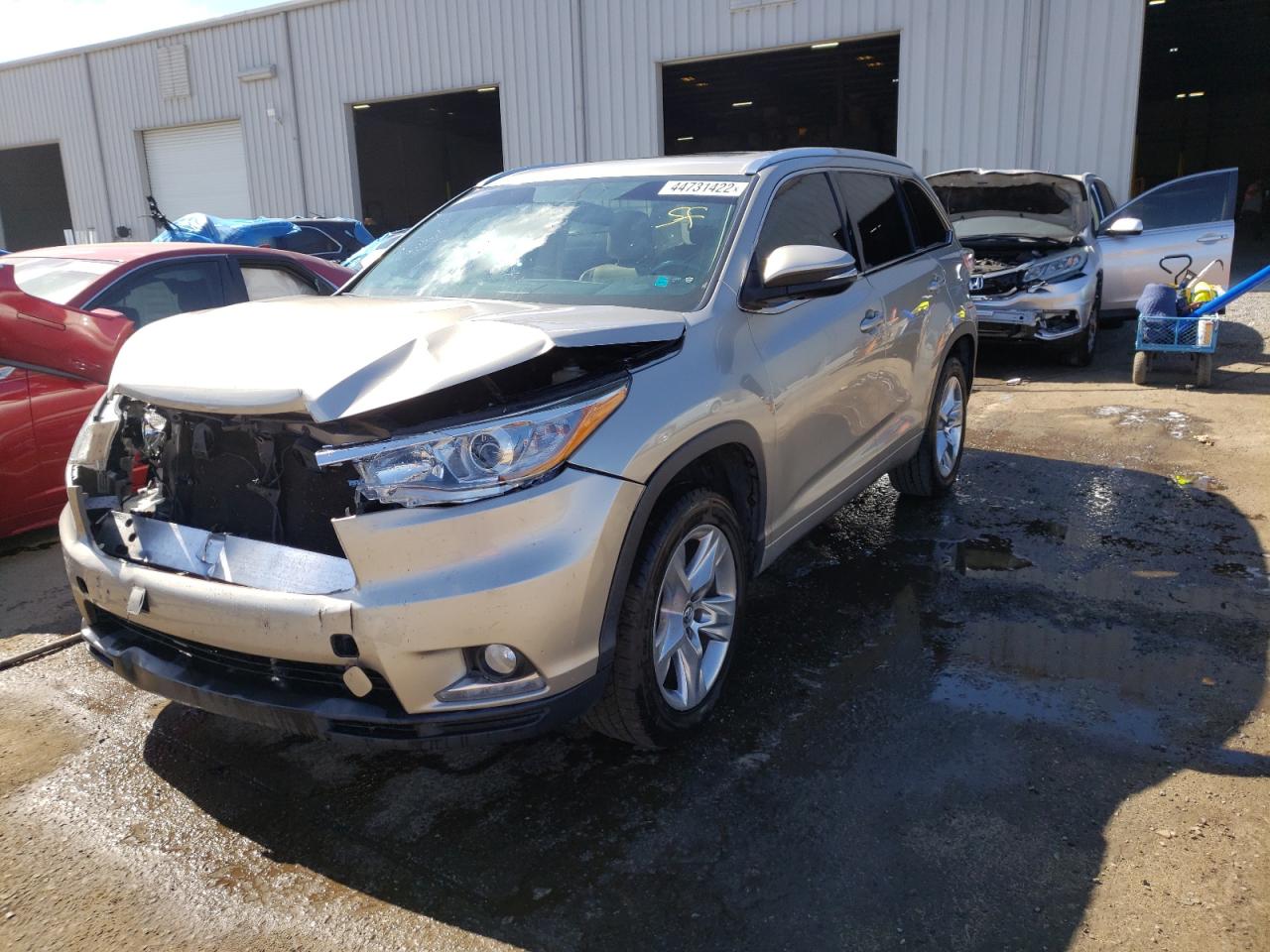 Photo 2 from auction – 2016 TOYOTA HIGHLANDER with VIN 5TDYKRFH0GS135260