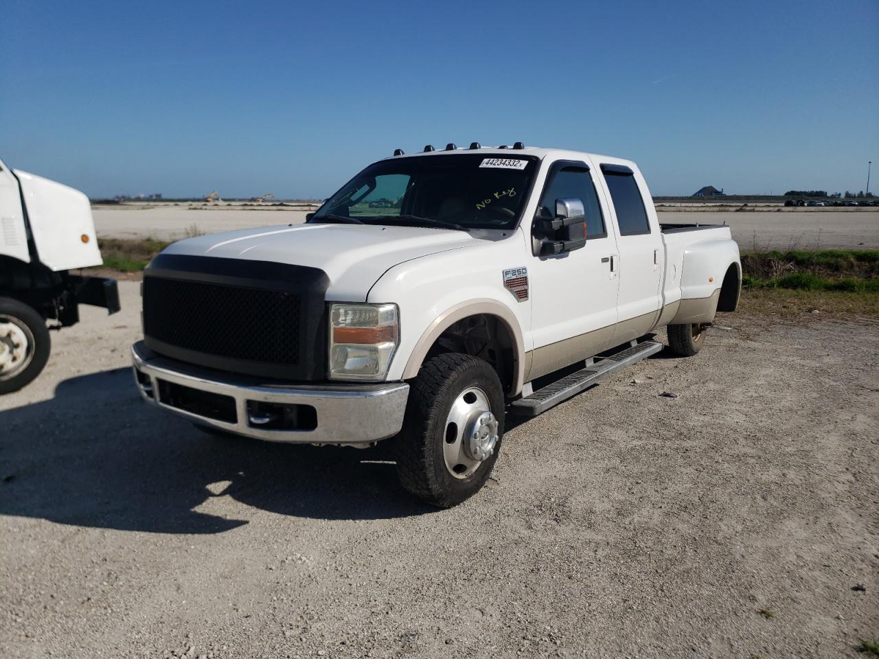 Photo 2 from auction – 2010 FORD F250 SUPER with VIN 1FTSW2BR6AEA14052