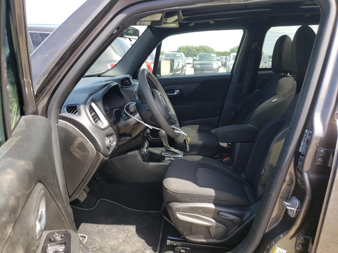 Photo 5 from auction – 2021 JEEP RENEGADE L with VIN ZACNJDBB8MPM70248