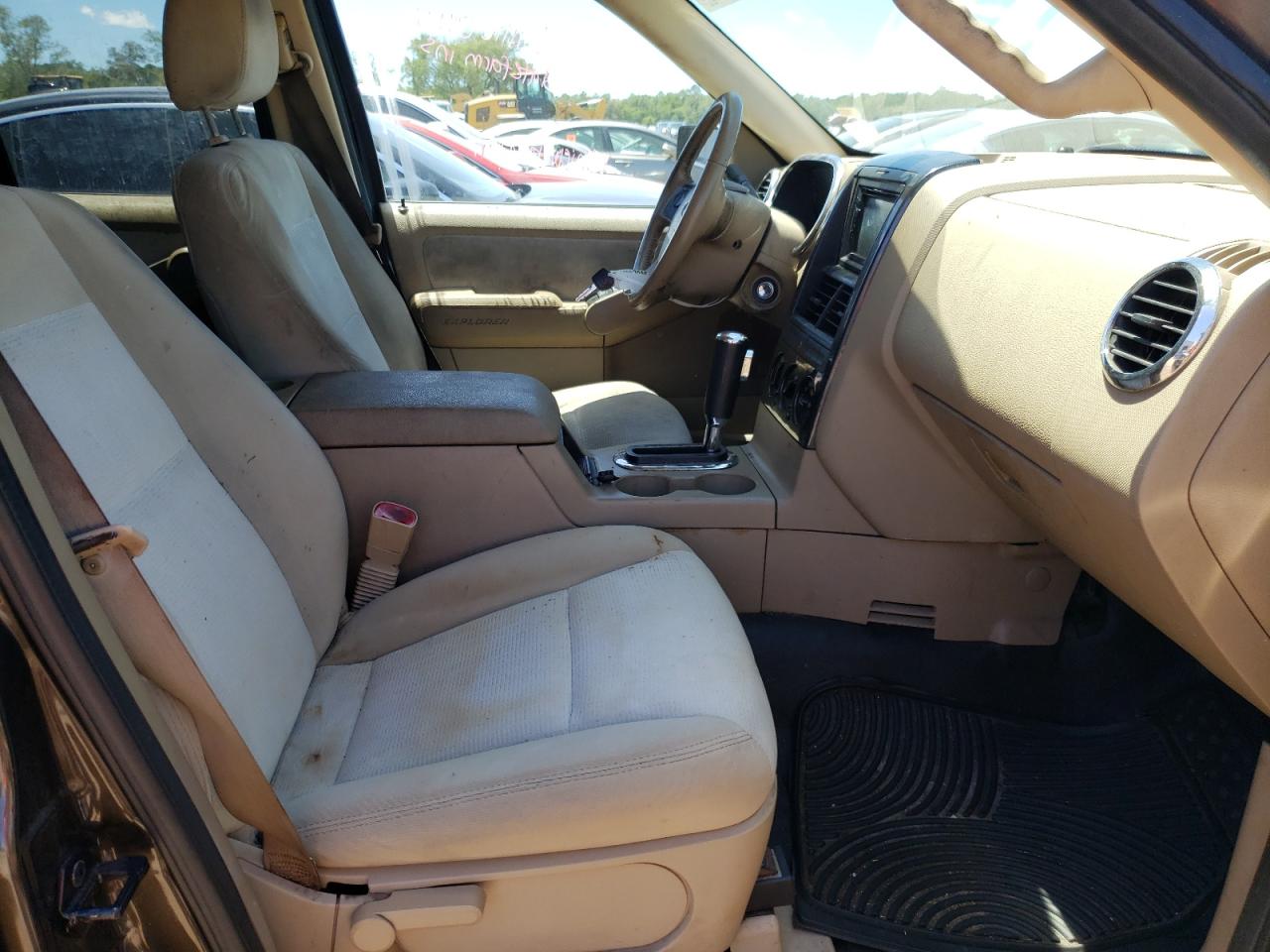 Photo 5 from auction – 2008 FORD EXPLORER S with VIN 1FMEU31E08UA12333