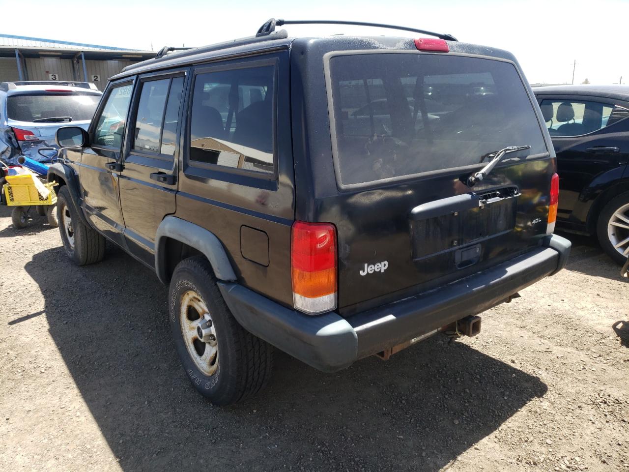 Photo 3 from auction – 1998 JEEP CHEROKEE S with VIN 1J4FJ68S6WL189044