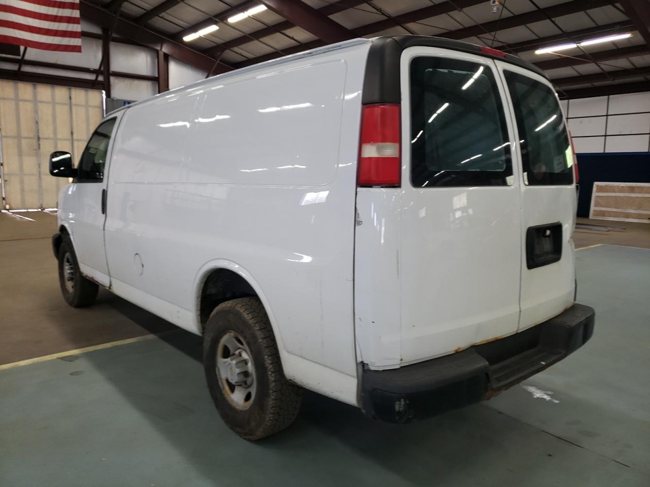 Photo 3 from auction – 2010 CHEVROLET EXPRESS G2 with VIN 1GCZGFAA8A1138426