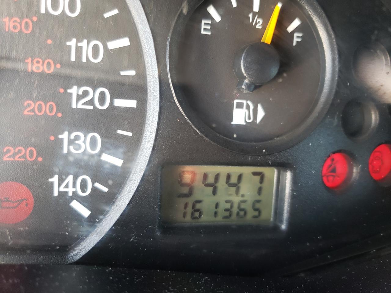 Photo 8 from auction – 2001 FORD FOCUS LX with VIN 1FAFP33P01W331049