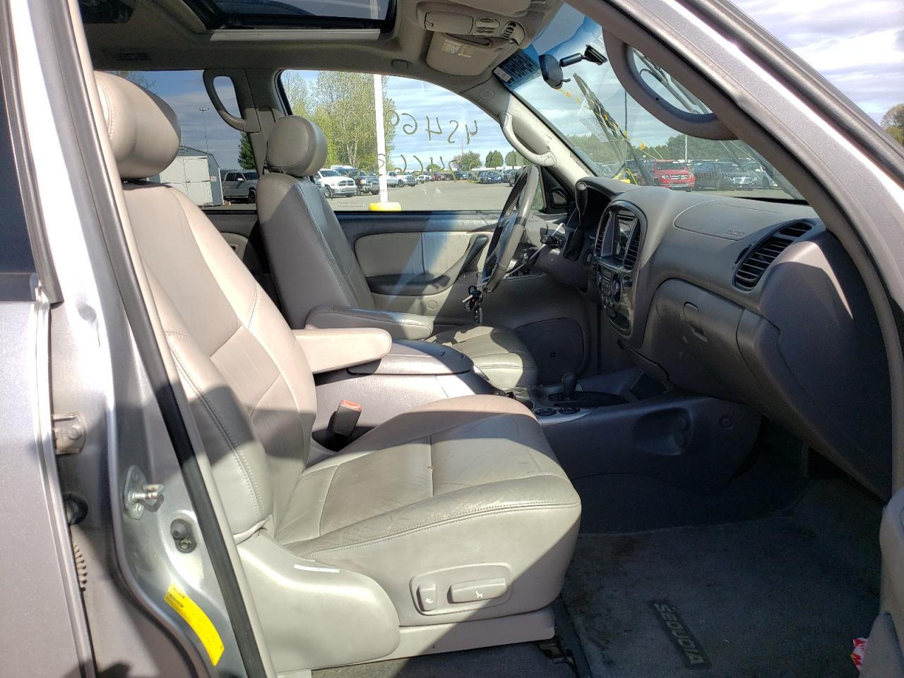 Photo 5 from auction – 2002 TOYOTA SEQUOIA LI with VIN 5TDBT48A52S097135