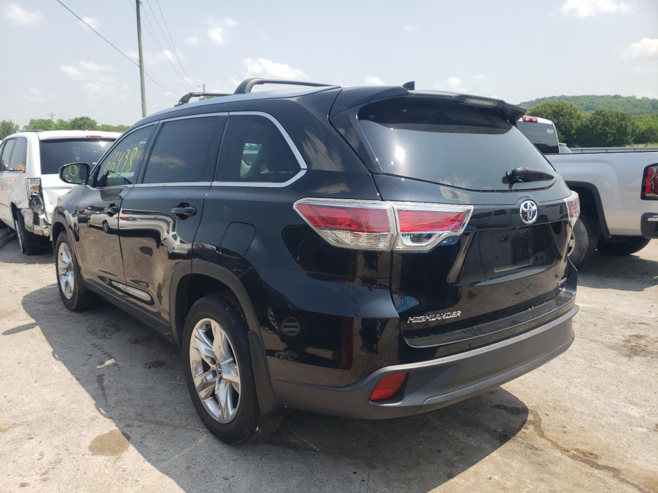 Photo 3 from auction – 2016 TOYOTA HIGHLANDER with VIN 5TDYKRFH6GS129561