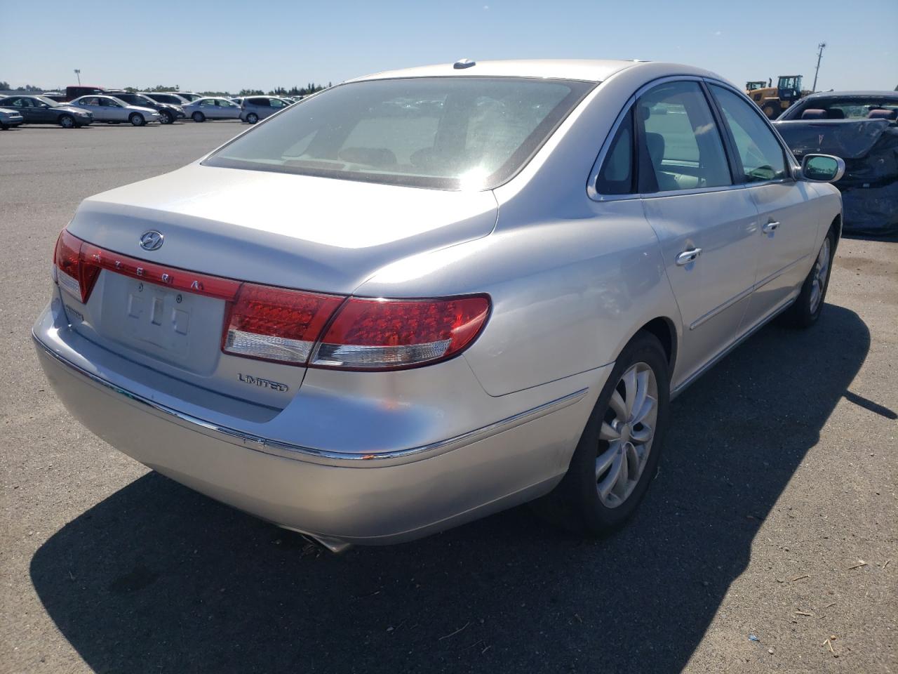 Photo 4 from auction – 2007 HYUNDAI AZERA SE with VIN KMHFC46F67A193999