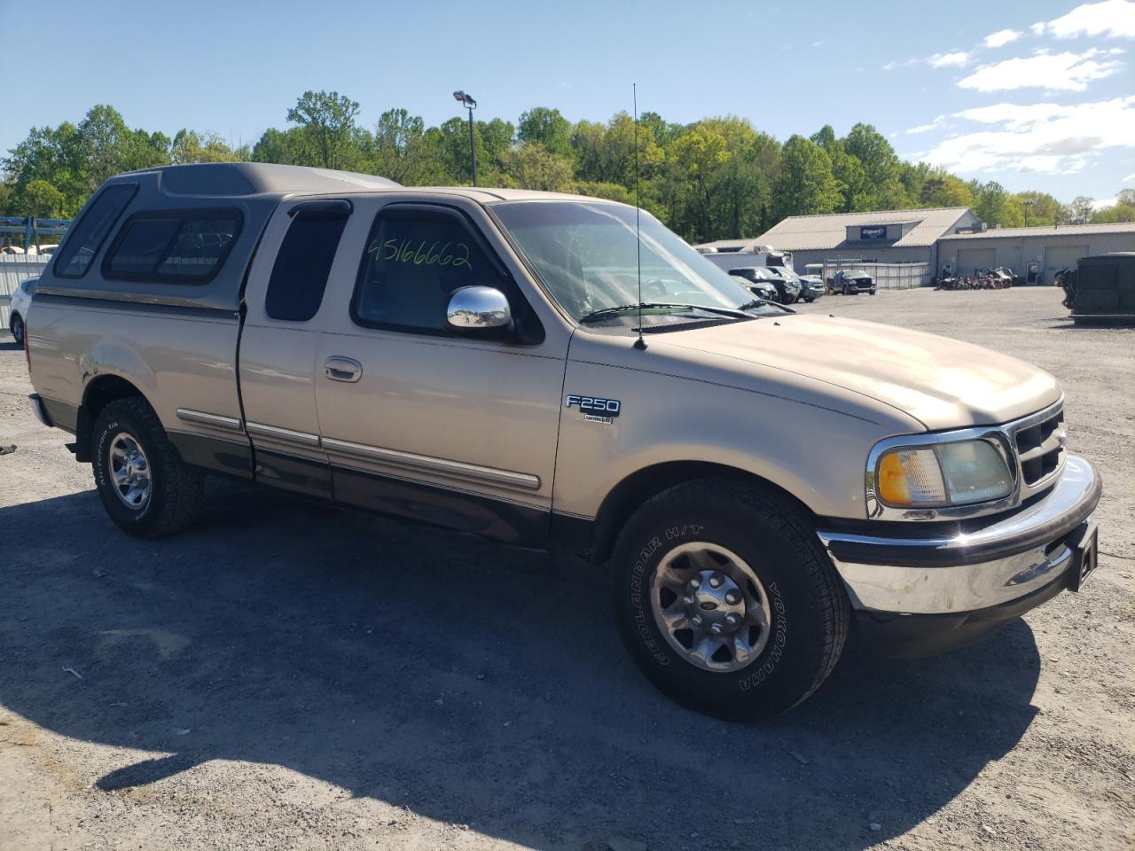 FORD F250 1998 مع رقم تعريف المركبة 2FTRX27L5WCB09148 - صورة من المزاد
