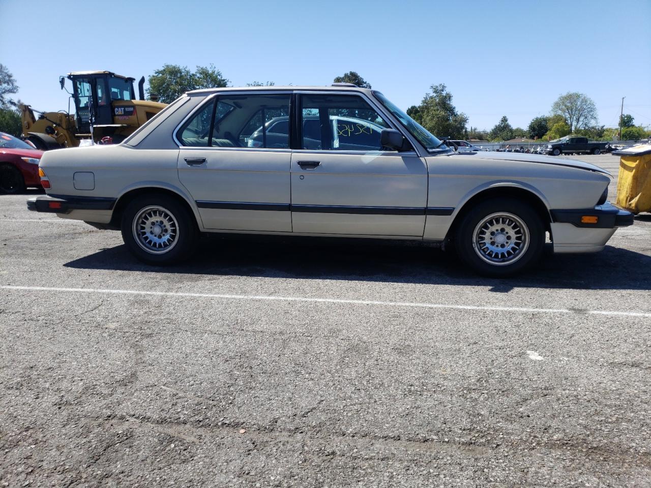 Photo 9 from auction – 1988 BMW 528 E AUTO with VIN WBADK8302J9901502