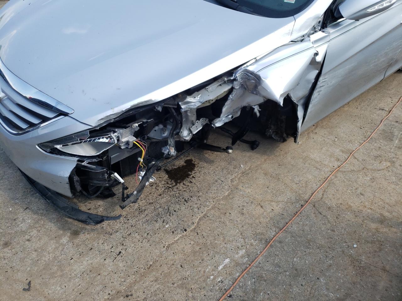 Photo 9 from auction – 2014 HYUNDAI SONATA GLS with VIN 5NPEB4AC8EH828470