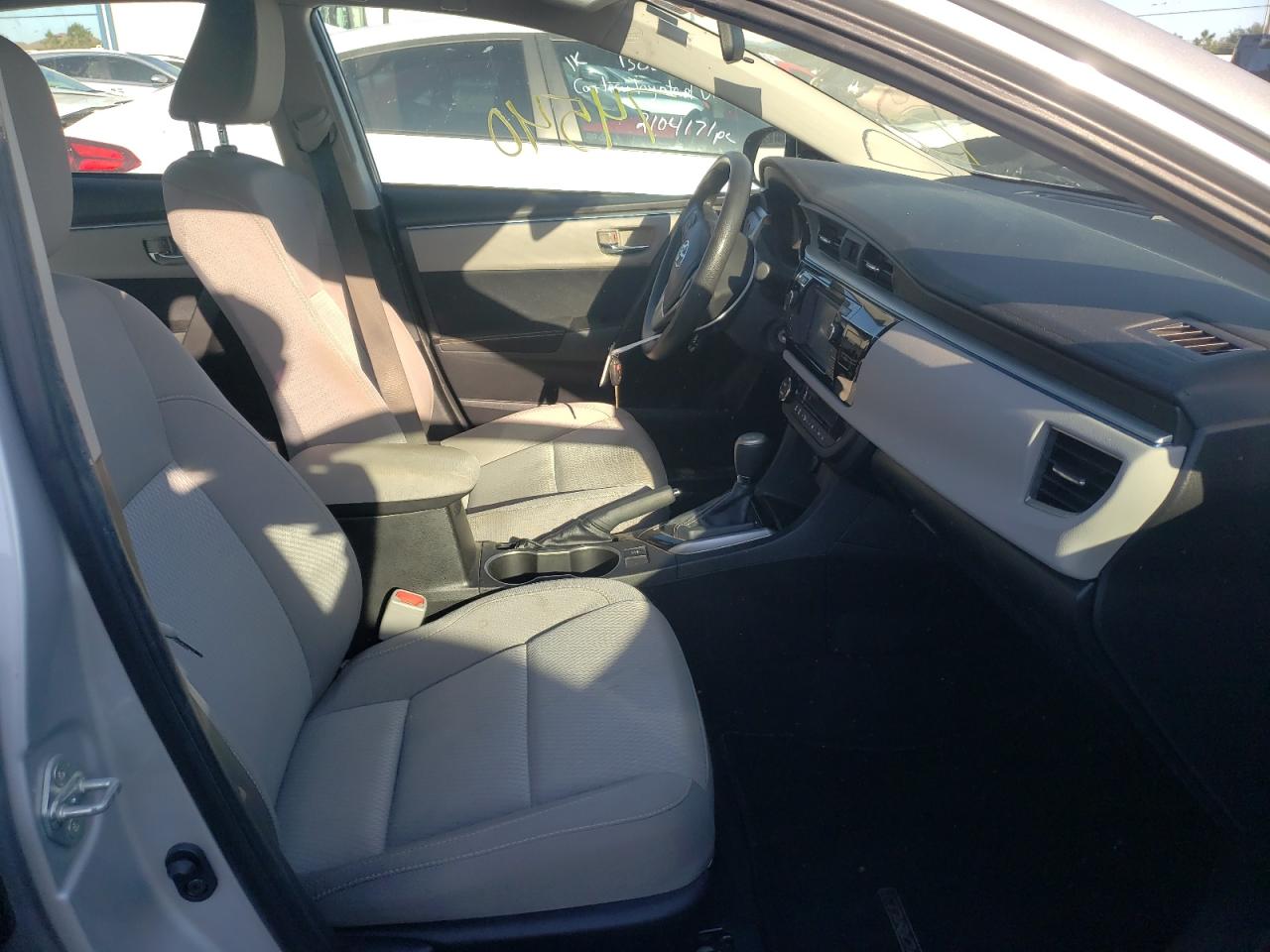 Photo 5 from auction – 2016 TOYOTA COROLLA L with VIN 5YFBURHE2GP393727