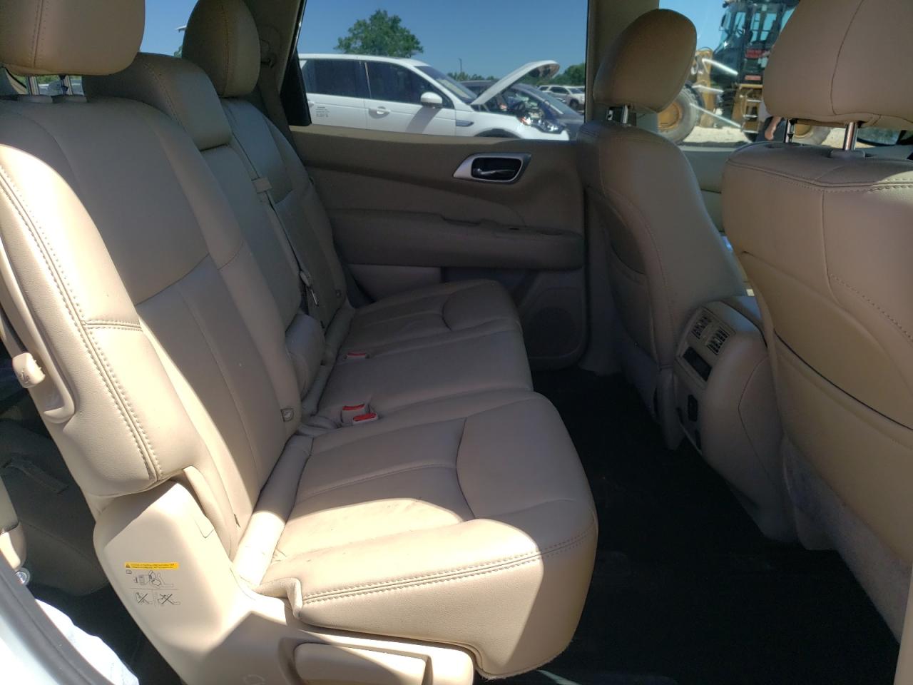 Photo 6 from auction – 2016 NISSAN PATHFINDER with VIN 5N1AR2MM8GC652453