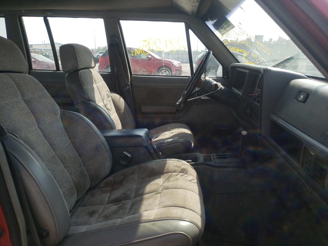 Photo 5 from auction – 1991 JEEP CHEROKEE L with VIN 1J4FJ58S7ML608767