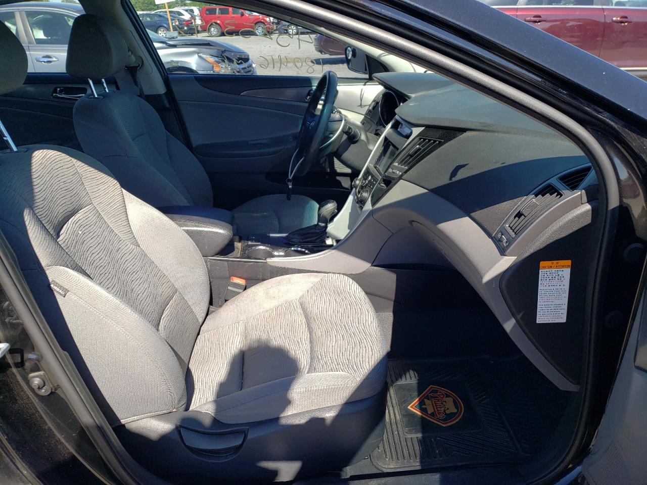 Photo 5 from auction – 2013 HYUNDAI SONATA HYB with VIN KMHEC4A4XDA078058