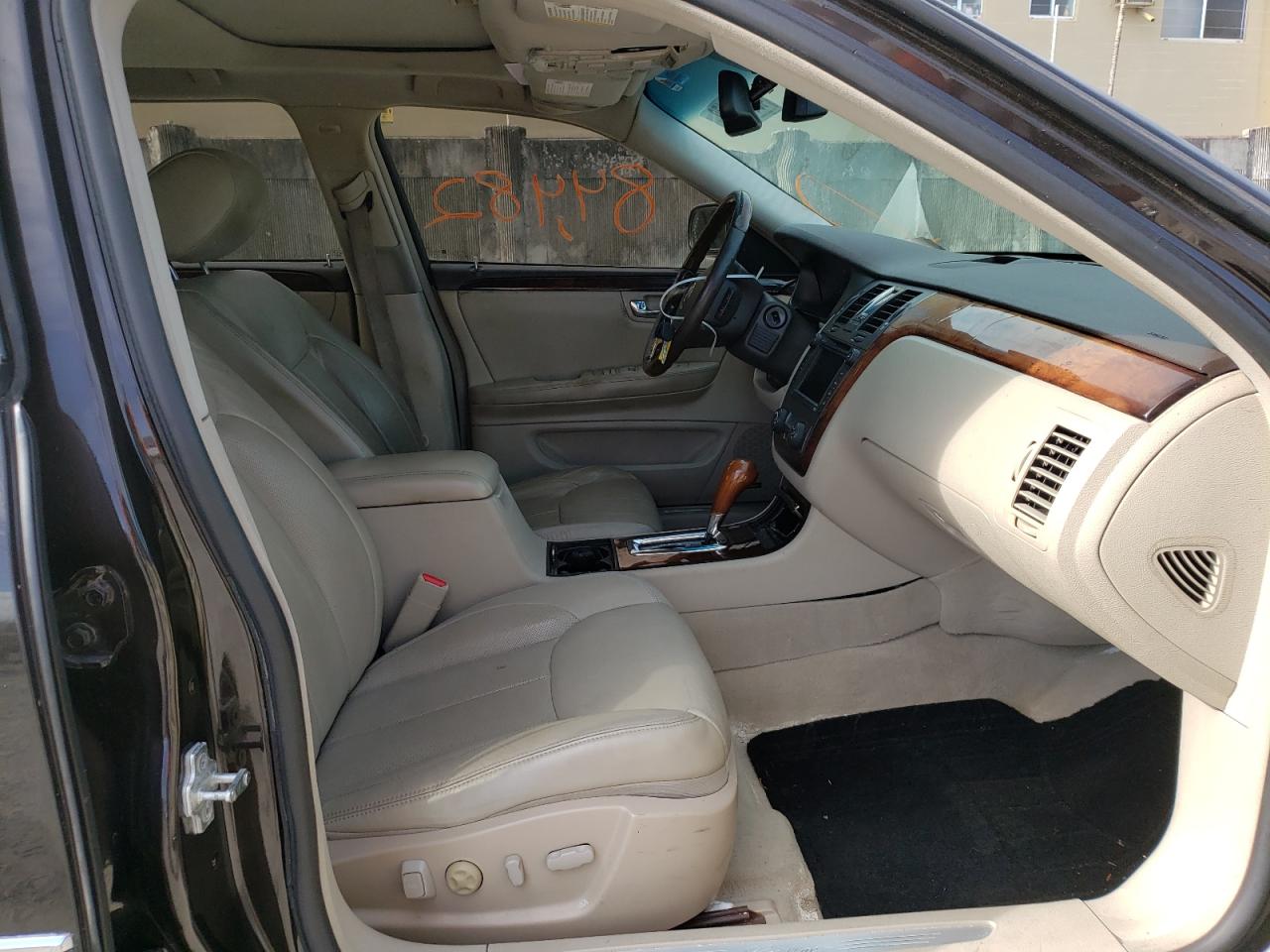 Photo 5 from auction – 2008 CADILLAC DTS with VIN 1G6KD57Y38U110599