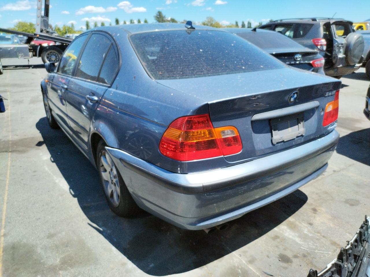 Photo 14 from auction – 2004 BMW 325 I with VIN WBAEV334X4KR32060