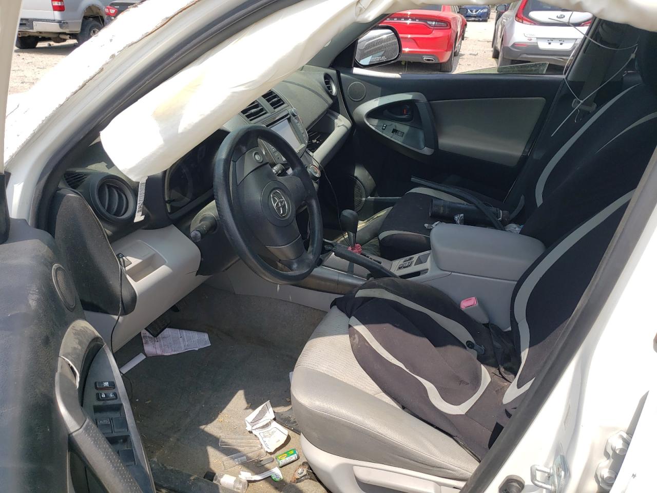 Photo 5 from auction – 2009 TOYOTA RAV4 with VIN JTMBF33VX9D005647
