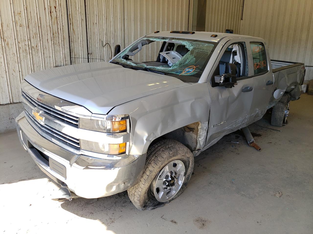 Photo 2 from auction – 2018 CHEVROLET SILVERADO with VIN 1GC2KUEG0JZ199595
