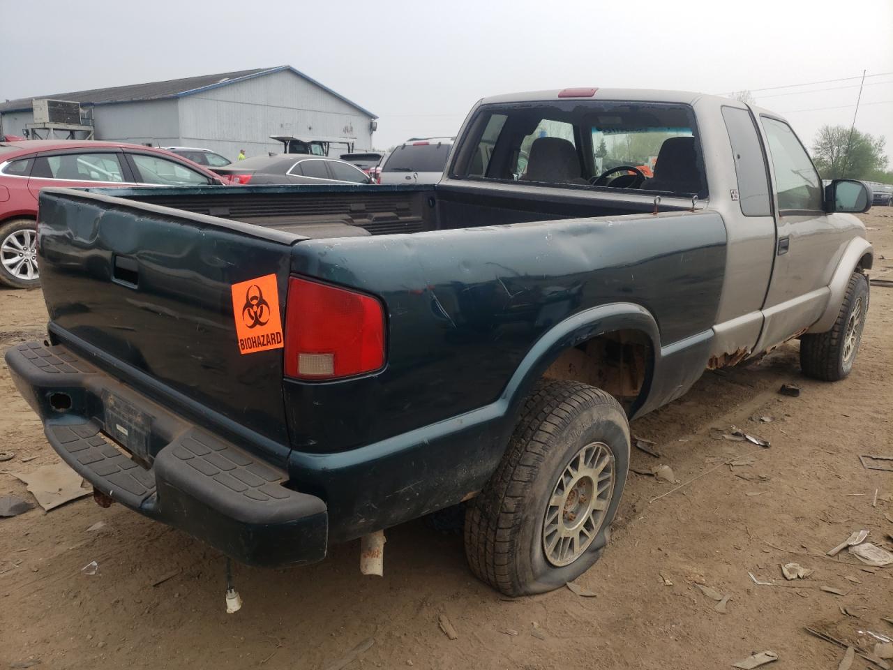 Photo 4 from auction – 2001 GMC SONOMA with VIN 1GTCT19W618237449