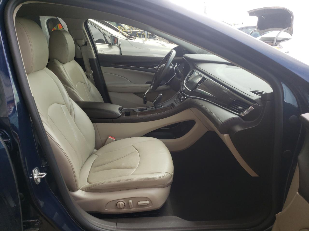 Photo 5 from auction – 2017 BUICK LACROSSE E with VIN 1G4ZP5SS8HU179855