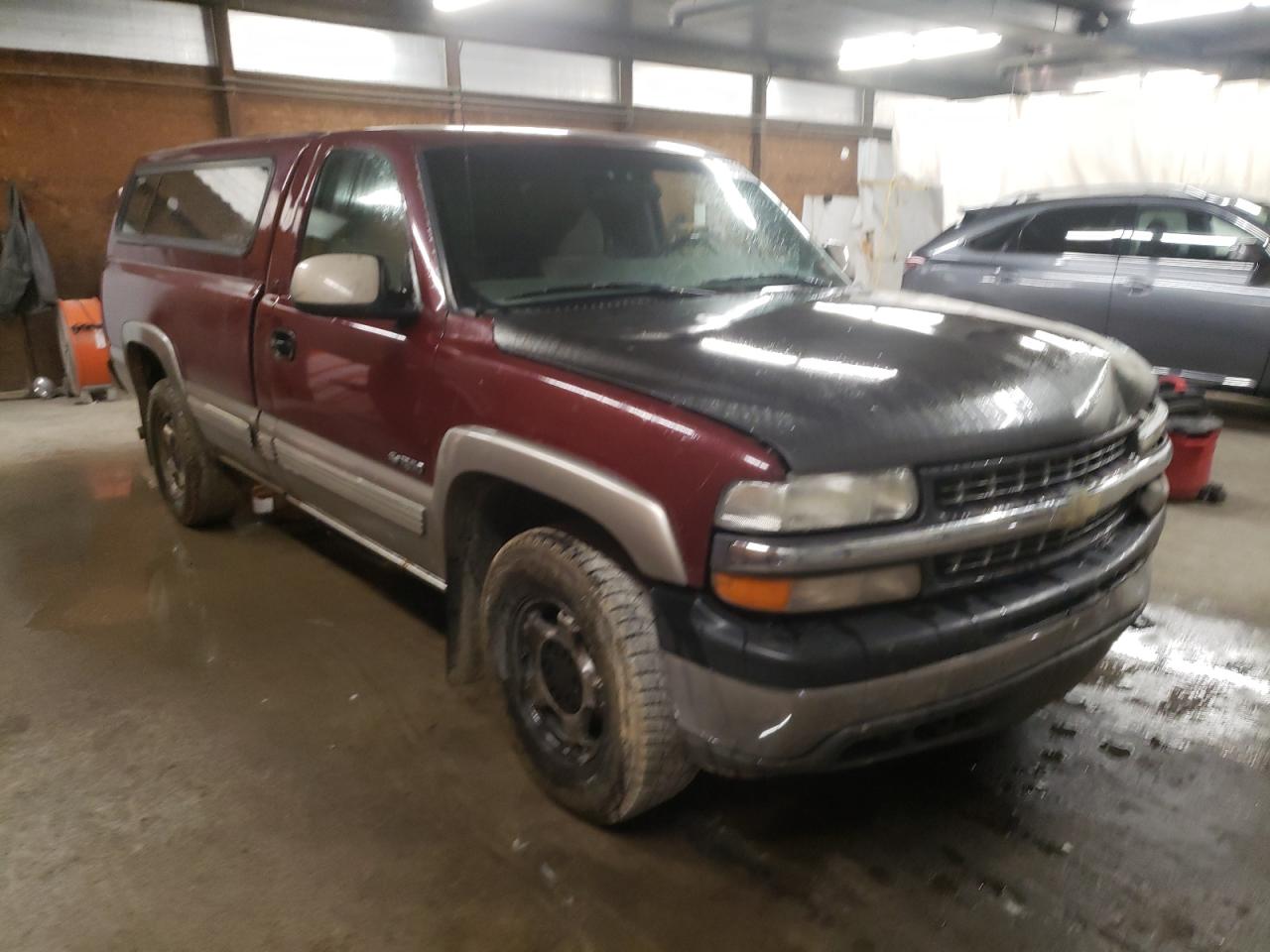 CHEVROLET SILVERADO 2000 with VIN 1GCEK14T2YE225500 - Photo from auction