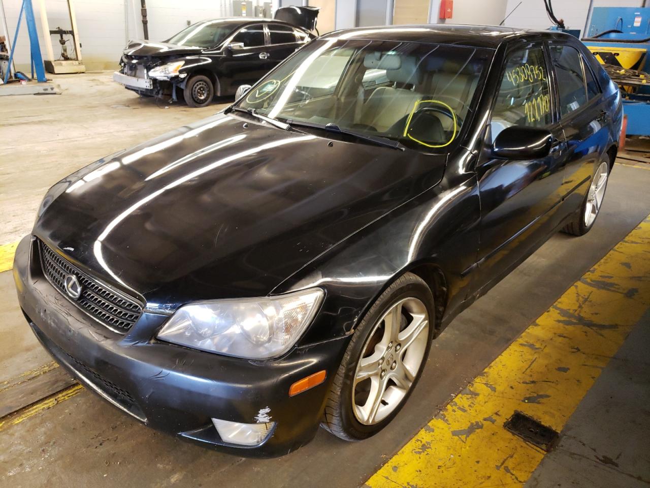 Photo 2 from auction – 2004 LEXUS IS 300 with VIN JTHBD192240091669