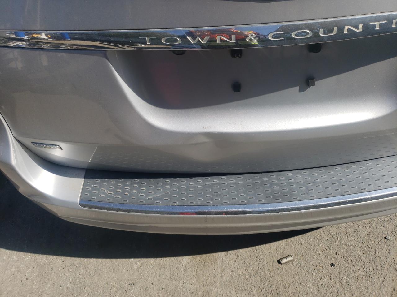 Photo 9 from auction – 2011 CHRYSLER TOWN & COU with VIN 2A4RR5DG2BR681668