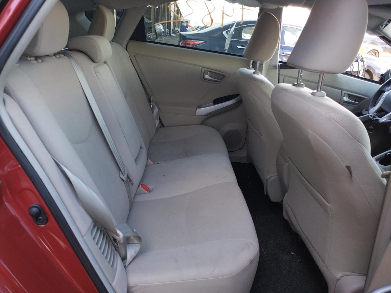 Photo 6 from auction – 2015 TOYOTA PRIUS with VIN JTDKN3DU6F0436076