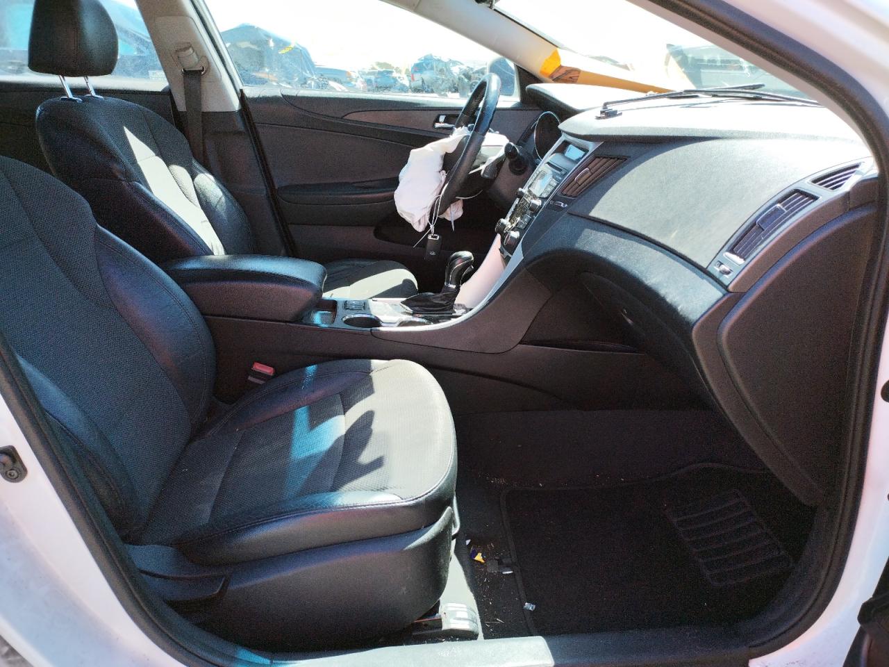 Photo 5 from auction – 2013 HYUNDAI SONATA SE with VIN 5NPEC4AC3DH803844