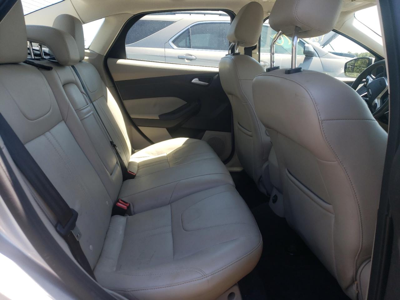 Photo 6 from auction – 2012 FORD FOCUS SEL with VIN 1FAHP3H24CL339018