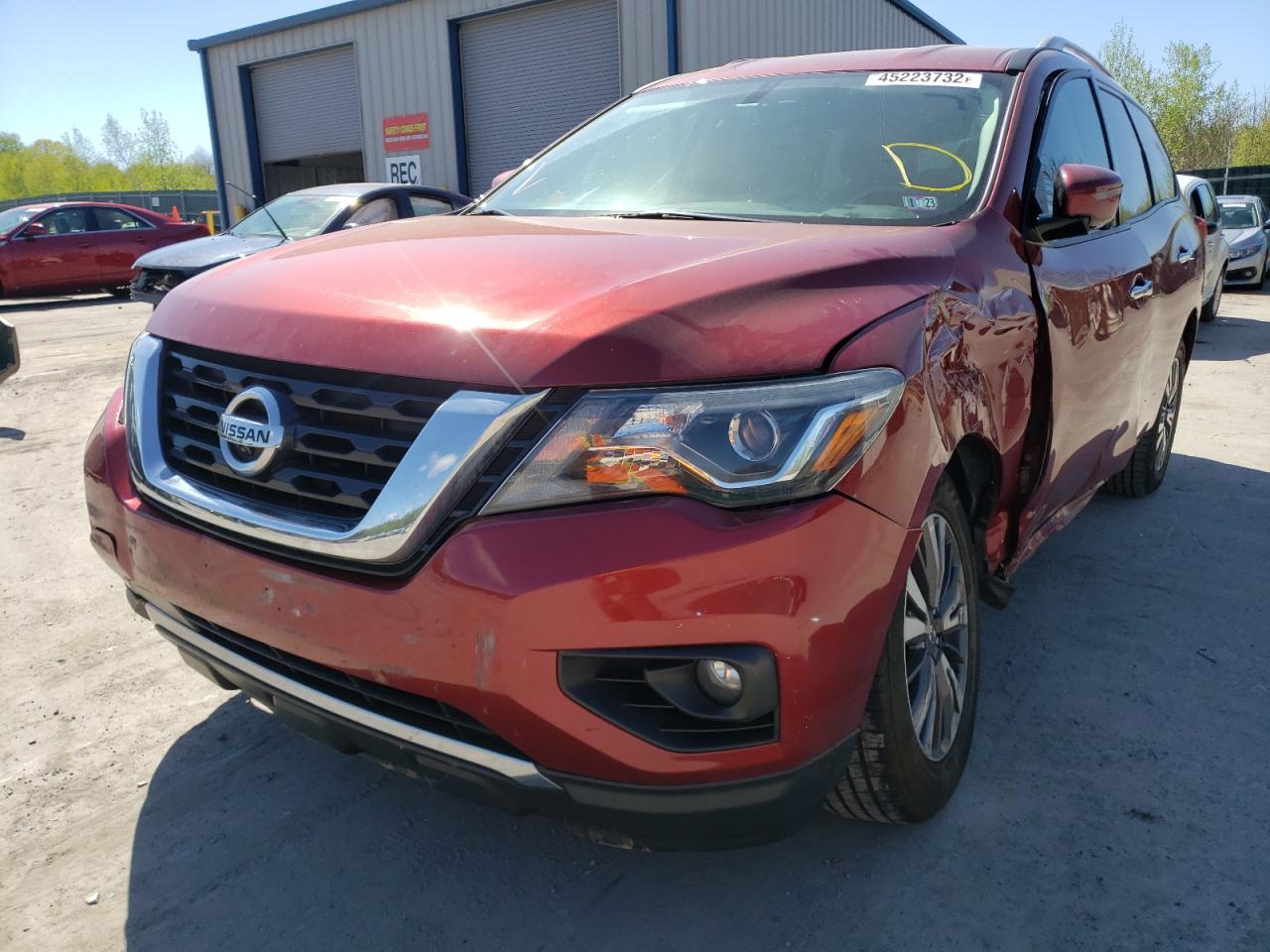 Photo 2 from auction – 2017 NISSAN PATHFINDER with VIN 5N1DR2MM0HC681010