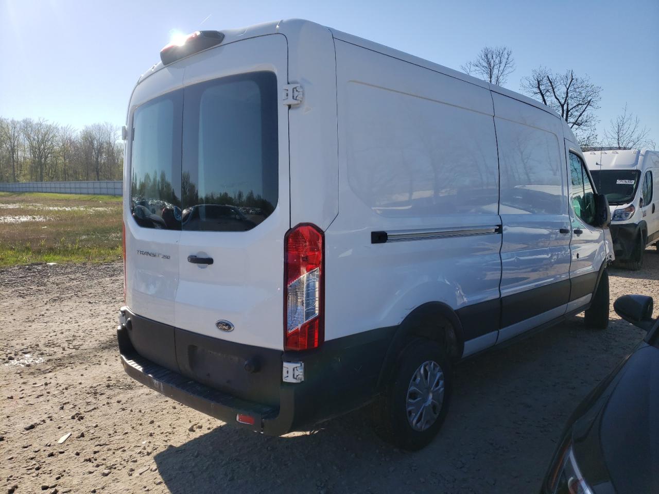 Photo 4 from auction – 2019 FORD TRANSIT T- with VIN 1FTYR2CM5KKA88795