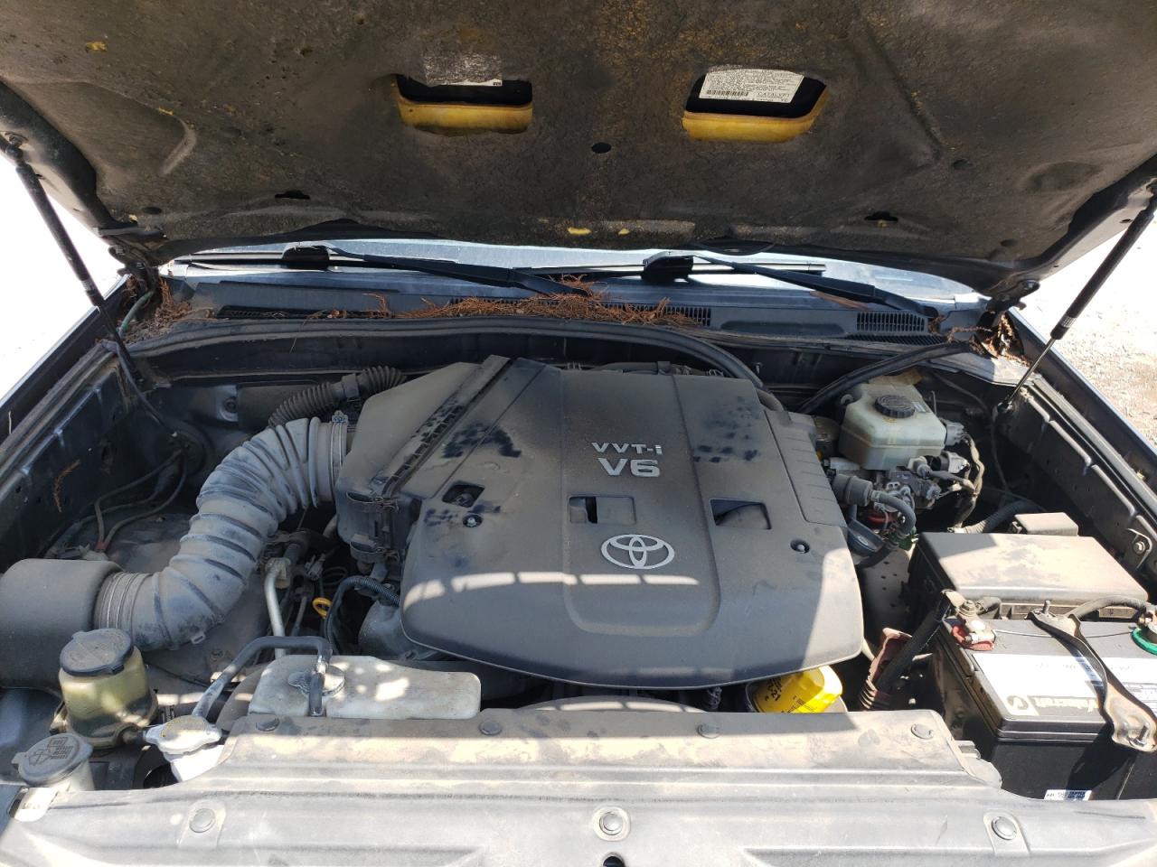 Photo 7 from auction – 2004 TOYOTA 4RUNNER SR with VIN JTEZU14RX40021420
