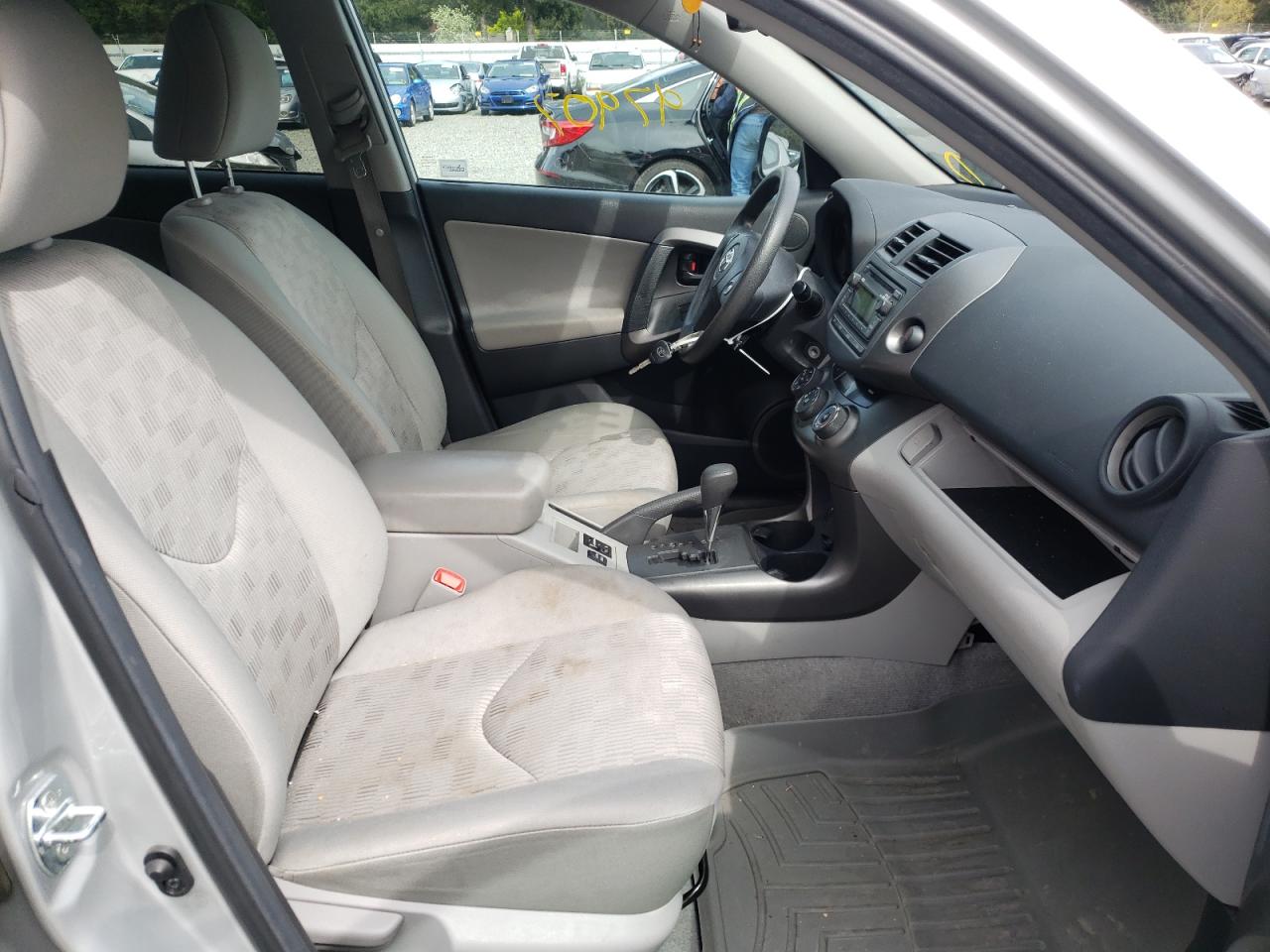 Photo 5 from auction – 2012 TOYOTA RAV4 with VIN 2T3BF4DV5CW214776