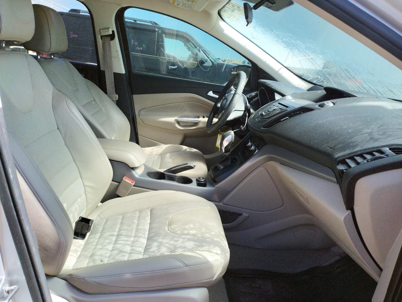 Photo 5 from auction – 2016 FORD ESCAPE SE with VIN 1FMCU0G77GUB47628