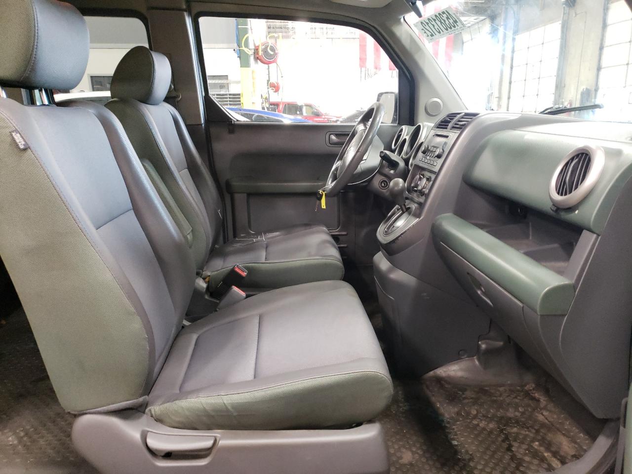 Photo 19 from auction – 2004 HONDA ELEMENT EX with VIN 5J6YH28634L002386