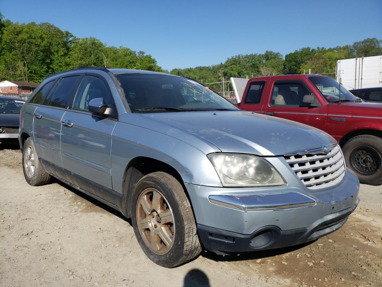 CHRYSLER PACIFICA T 2005 with VIN 2C8GF68415R398886 - Photo from auction