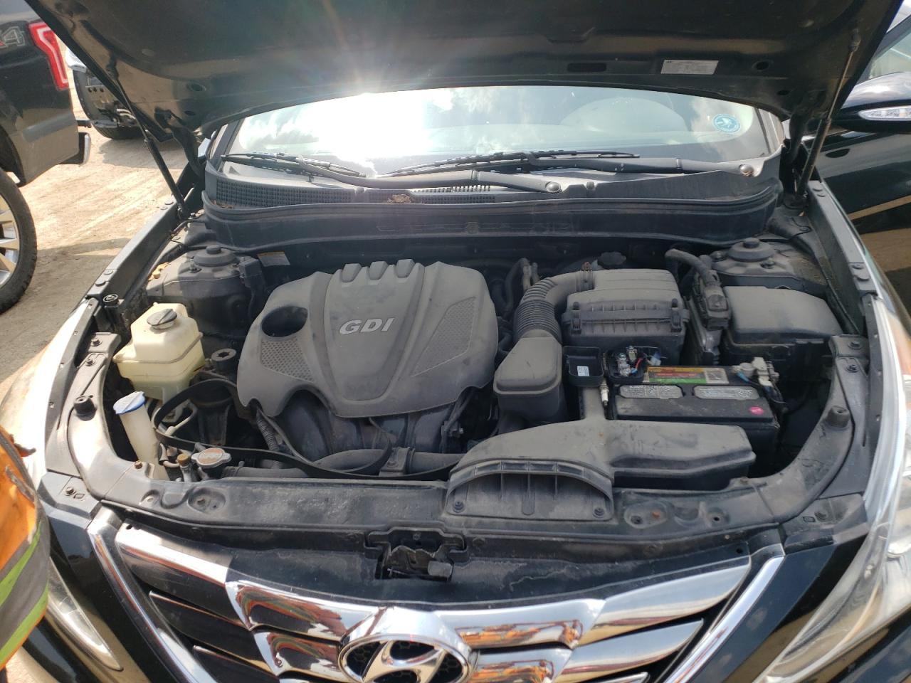 Photo 7 from auction – 2011 HYUNDAI SONATA SE with VIN 5NPEC4AC6BH033507