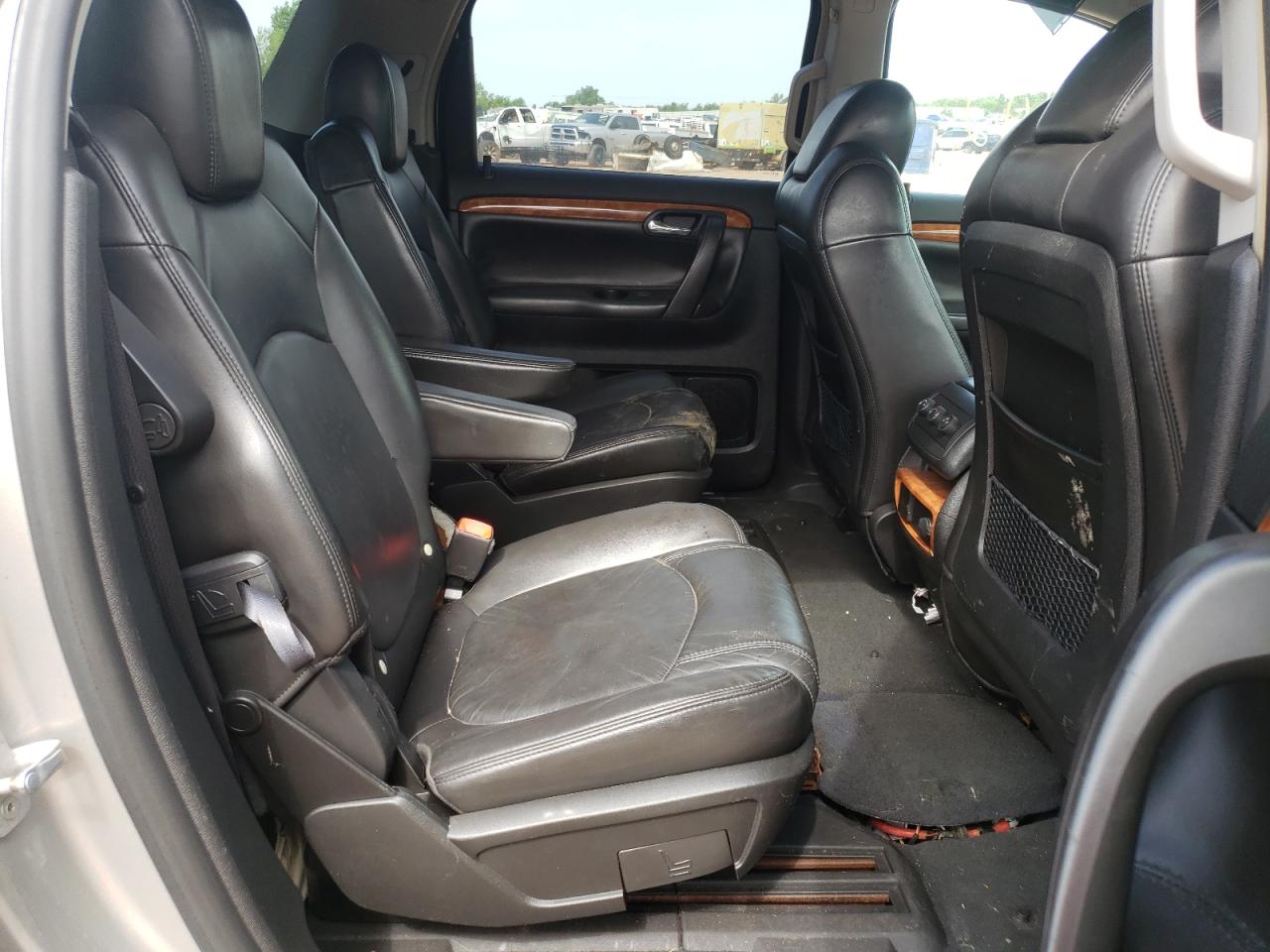 Photo 6 from auction – 2007 SATURN OUTLOOK XR with VIN 5GZER23707J115183
