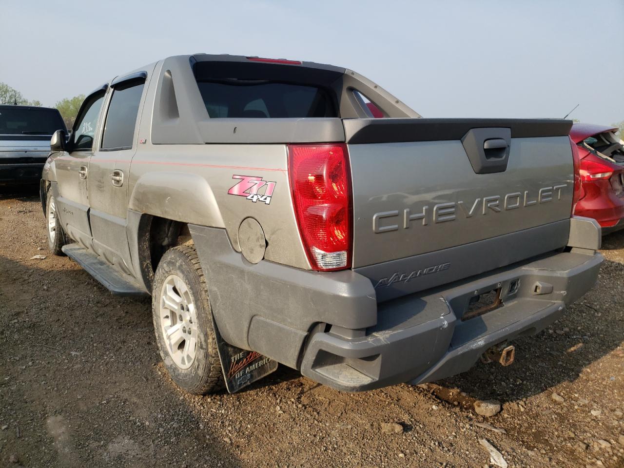 Photo 3 from auction – 2002 CHEVROLET AVALANCHE with VIN 3GNEK13T92G205446