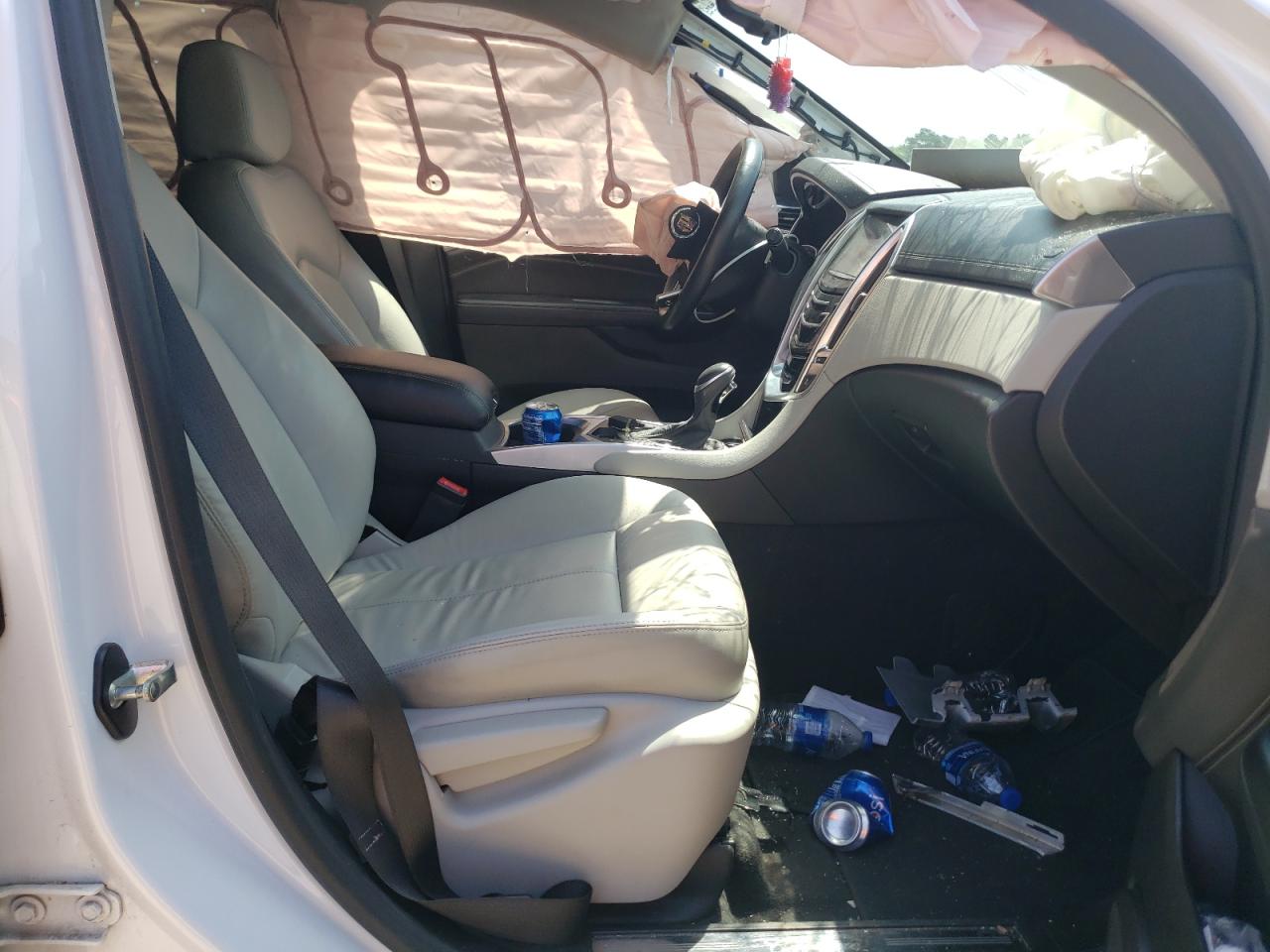 Photo 5 from auction – 2015 CADILLAC SRX with VIN 3GYFNAE34FS547790