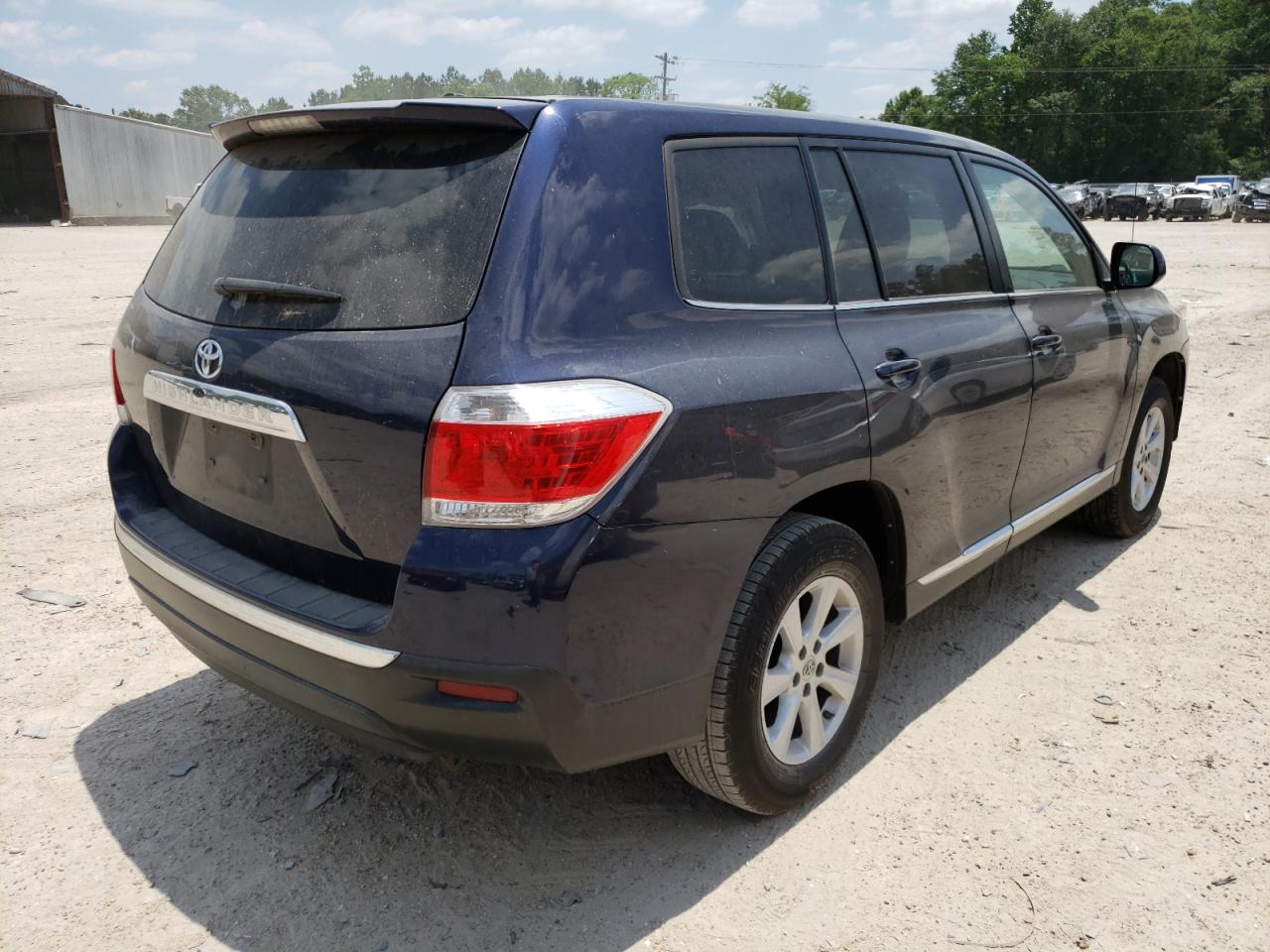 Photo 4 from auction – 2011 TOYOTA HIGHLANDER with VIN 5TDZA3EH9BS010093