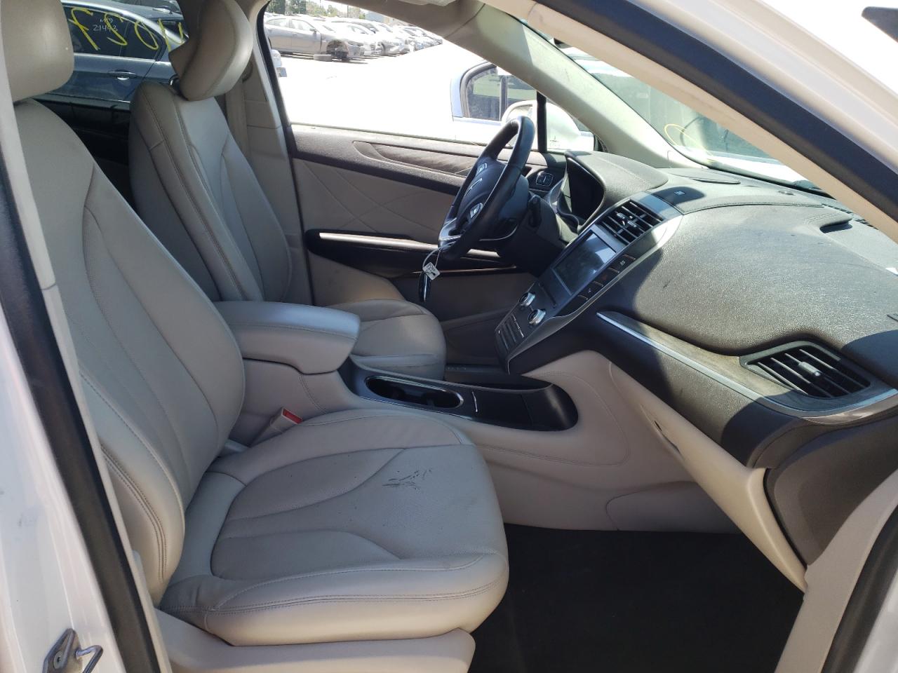 Photo 5 from auction – 2018 LINCOLN MKC RESERV with VIN 5LMTJ3DH3JUL22047