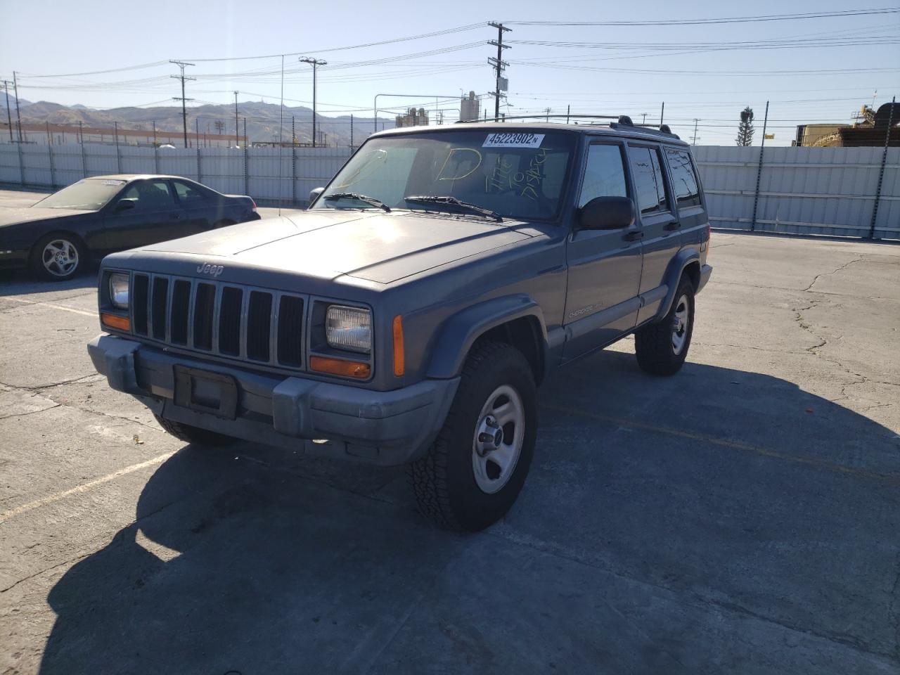 Photo 2 from auction – 2001 JEEP CHEROKEE S with VIN 1J4FT48SX1L531506